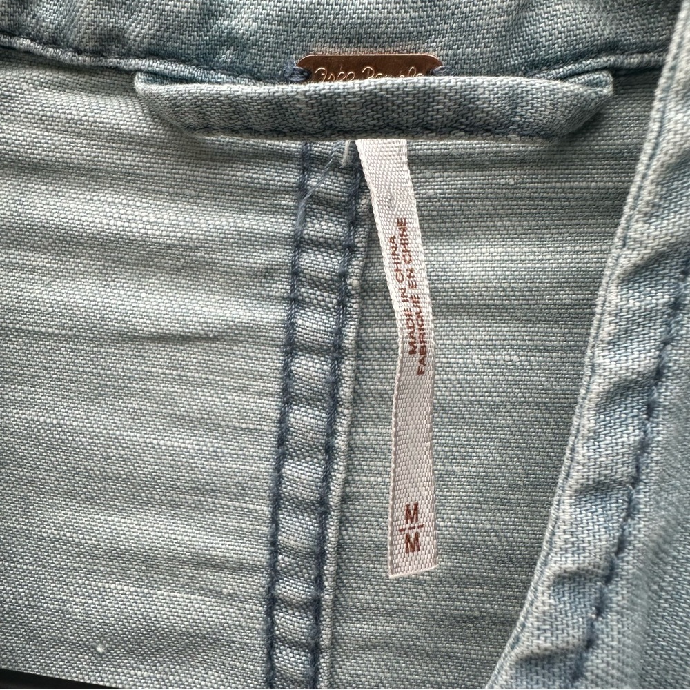 FREE PEOPLE Jacket Women Medium Denim Jean Chambray Embroidered Boho - Picture 13 of 15